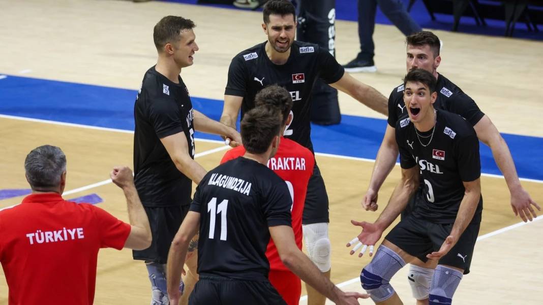 Çeyrek final bileti için kritik mücadele! Türkiye-Hollanda voleybol maçında dev heyecan 9